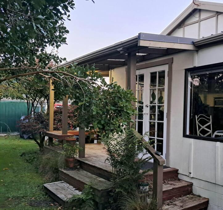 Secret Cottage Waitara Екстер'єр фото