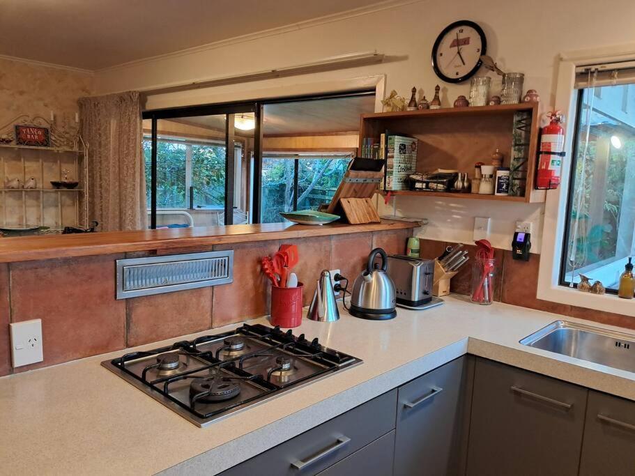 Secret Cottage Waitara Екстер'єр фото